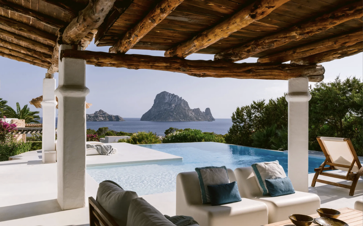 Luxury Villa with Pool